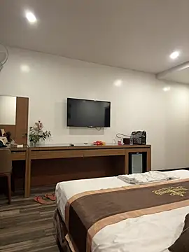 ocoq12 online show from March 23, 2026, 1:48 pm