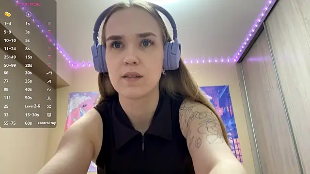 DenitaSpace online show from April 3, 2026, 1:42 pm