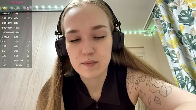 DenitaSpace online show from April 23, 2026, 2:19 pm