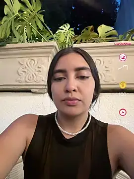 HaileyBiieber online show from April 23, 2026, 11:29 pm