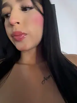 Hannaa blondee online show from May 6, 2026, 11:43 pm