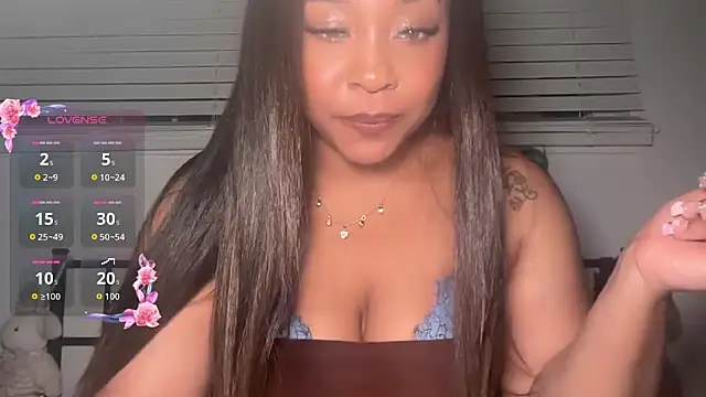 Yourmommysilk online show from June 18, 2026, 5:41 am