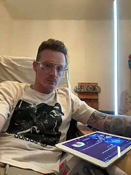 Snapshot of 6Robinson1996 chatting on March 29, 2026, 6:46 am 6Robinson1996 online show from March 29, 2026, 6:46 am