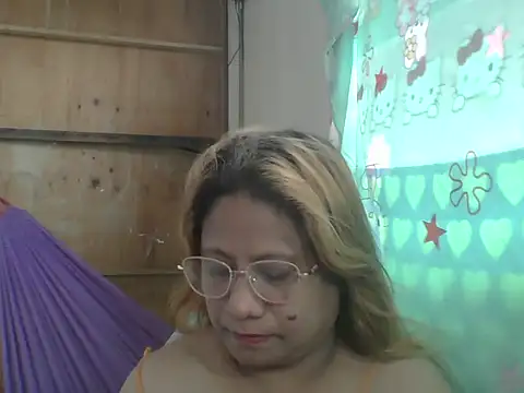 PinayChristine online show from June 9, 2026, 4:35 am