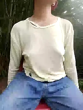 Snapshot of Lucky-beo chatting on August 3, 2026, 9:04 am Lucky-beo online show from August 3, 2026, 9:04 am