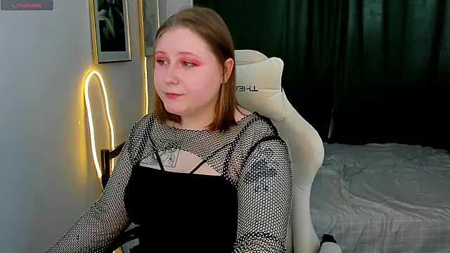 KatieGarsiaa online show from March 23, 2026, 10:08 am