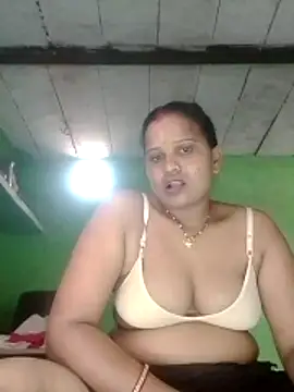 Snapshot of Shivani09900 chatting on June 16, 2026, 8:39 am Shivani09900 online show from June 16, 2026, 8:39 am