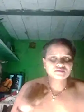 Snapshot of Shivani09900 chatting on July 4, 2026, 8:04 pm Shivani09900 online show from July 4, 2026, 8:04 pm