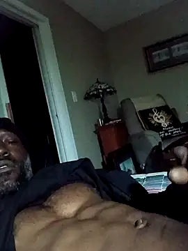 Snapshot of KingBlackStallion chatting on April 4, 2026, 6:33 am KingBlackStallion online show from April 4, 2026, 6:33 am