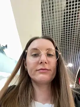 FReyja 44 online show from April 8, 2026, 10:04 am