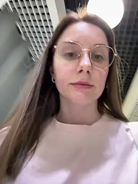 FReyja 44 online show from July 3, 2026, 8:43 am