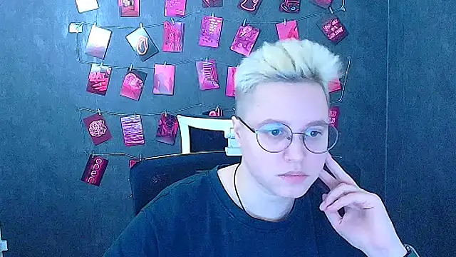 Bella lla online show from March 23, 2026, 12:53 pm