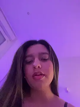Lusty Lunaa online show from April 25, 2026, 2:58 pm