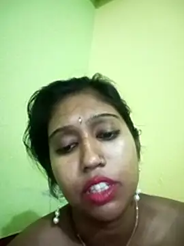 bannerjeesneha20 online show from May 8, 2026, 2:55 pm