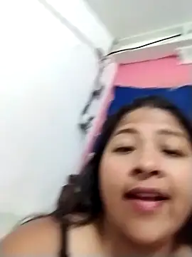 Snapshot of DivineCurves chatting on April 13, 2026, 6:46 pm DivineCurves online show from April 13, 2026, 6:46 pm