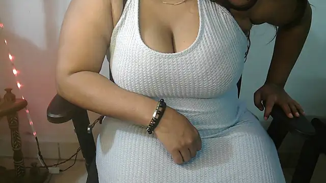 Choco QueenX online show from May 3, 2026, 2:56 pm