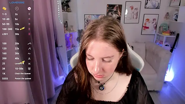 Elisabeth Binder online show from July 21, 2026, 3:31 am