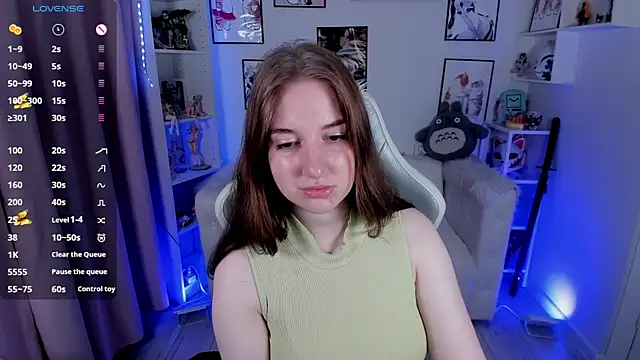 Elisabeth Binder online show from August 3, 2026, 3:38 am