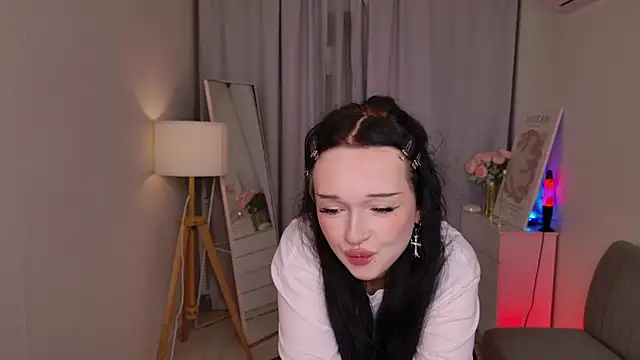 Snapshot of Flora_Ray chatting on March 25, 2026, 1:50 pm Flora Ray online show from March 25, 2026, 1:50 pm