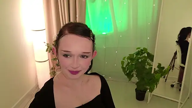 Snapshot of Flora_Ray chatting on April 1, 2026, 1:41 pm Flora Ray online show from April 1, 2026, 1:41 pm