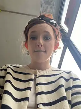 Snapshot of Flora_Ray chatting on May 12, 2026, 1:08 pm Flora Ray online show from May 12, 2026, 1:08 pm