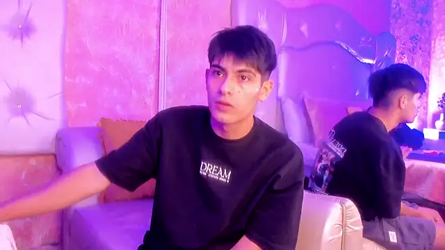 TylerCruz   online show from April 23, 2026, 6:25 am