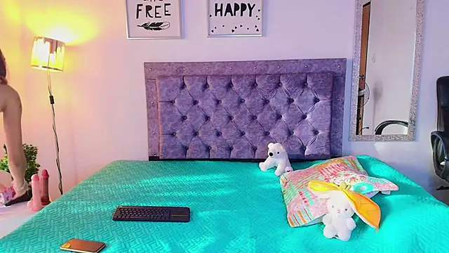 Daphne Rosse online show from June 29, 2026, 12:05 pm