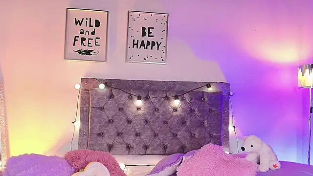Daphne Rosse online show from July 19, 2026, 12:09 pm