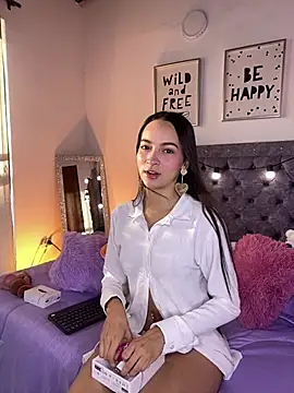 Daphne Rosse online show from July 25, 2026, 11:30 am
