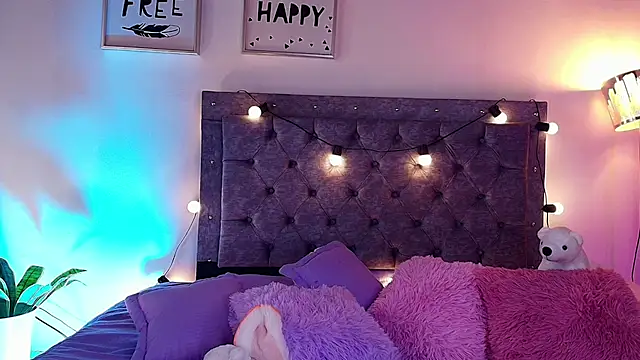 Daphne Rosse online show from July 28, 2026, 2:13 pm