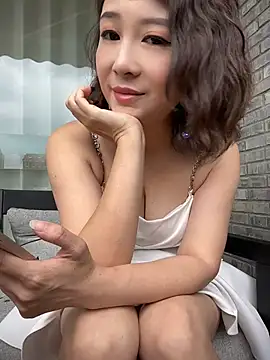 Snapshot of Lola666999 chatting on June 28, 2026, 5:57 am Lola666999 online show from June 28, 2026, 5:57 am