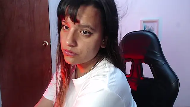 Ivvy Bloom online show from May 13, 2026, 2:53 am