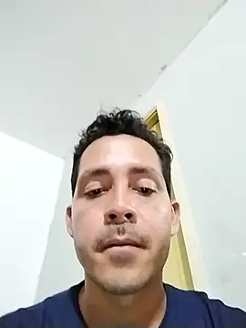 Gabriel leon33 online show from April 19, 2026, 8:13 am