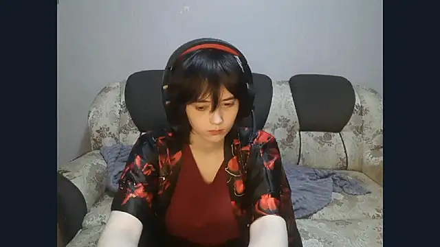 ShaynaLinley online show from April 23, 2026, 9:28 pm