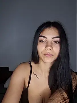Crissdesire online show from March 27, 2026, 3:01 pm