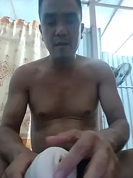 Snapshot of Tinh_love chatting on August 8, 2026, 5:31 am Tinh love online show from August 8, 2026, 5:31 am