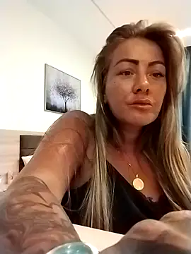 Exotic ParisX online show from March 26, 2026, 5:51 pm