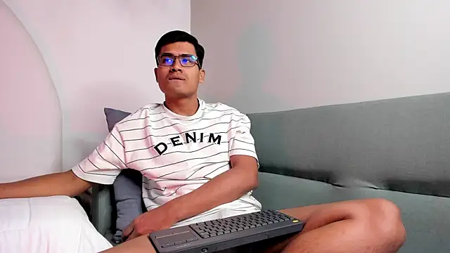 ThiagoVega  online show from July 11, 2026, 4:26 am