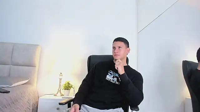 Chriss Diamond online show from June 3, 2026, 8:36 pm