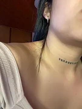 Violetaa pink18 online show from May 12, 2026, 2:25 pm