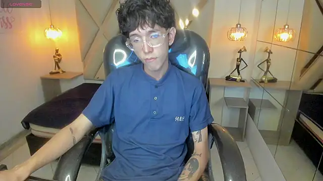 Snapshot of Dewon20_ chatting on April 8, 2026, 2:28 pm Dewon20 online show from April 8, 2026, 2:28 pm