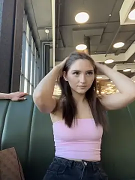 Snapshot of AnitaFly chatting on March 28, 2026, 11:43 am AnitaFly online show from March 28, 2026, 11:43 am