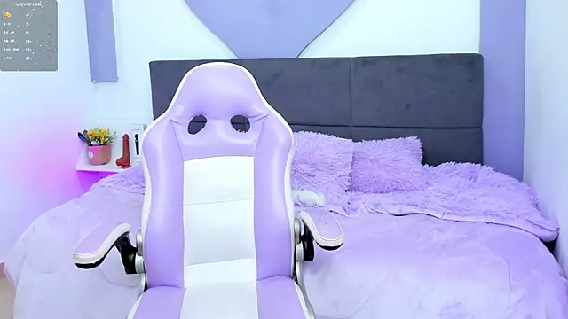 princess skinny  online show from June 25, 2026, 2:33 am