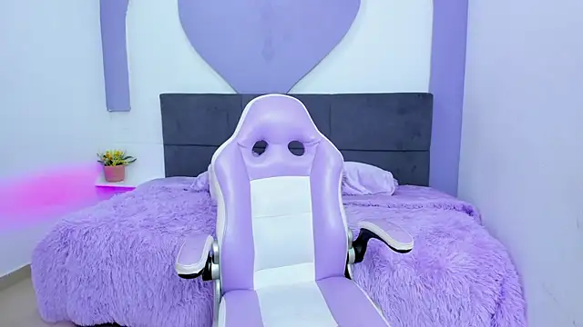 princess skinny  online show from July 3, 2026, 2:40 am