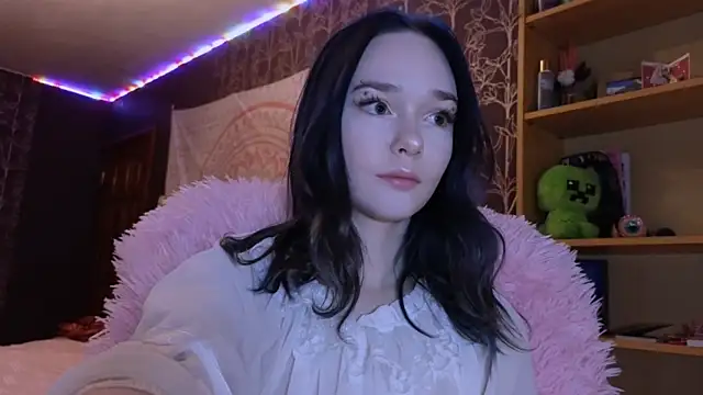 baby onface online show from June 15, 2026, 6:21 pm