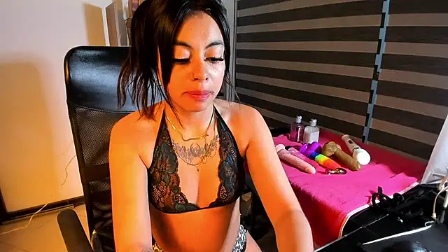 CharlotePetite  online show from June 21, 2026, 12:30 pm