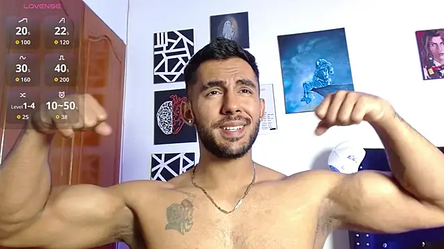 Snapshot of romanpearce_ chatting on June 12, 2026, 4:50 pm romanpearce online show from June 12, 2026, 4:50 pm