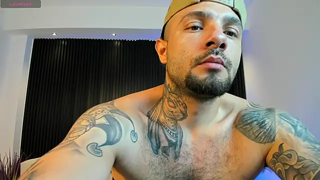 NICK OWEEN26 online show from April 13, 2026, 7:30 pm