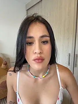 SerenaFox  online show from April 16, 2026, 9:39 pm