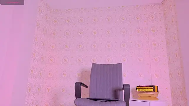 Mikavelvet08 online show from May 27, 2026, 4:37 pm